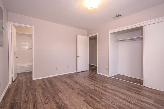2911 Forest Creek Drive, Fort Worth, TX 76123
