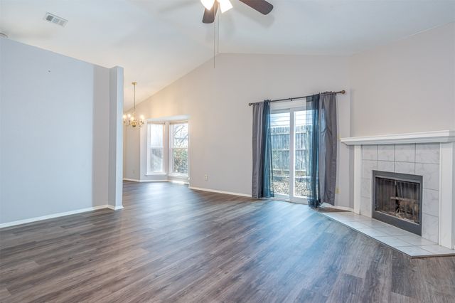 2911 Forest Creek Drive, Fort Worth, TX 76123