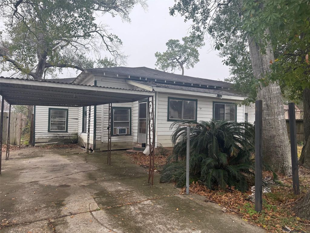 2630 Carmel Street, Houston, TX 77091