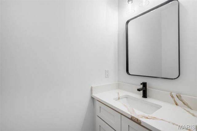 220 Echo Lake Circle, Byrnes Mill, MO 63025