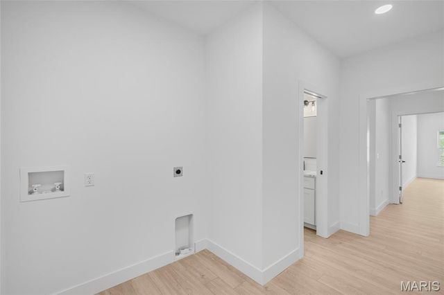 220 Echo Lake Circle, Byrnes Mill, MO 63025