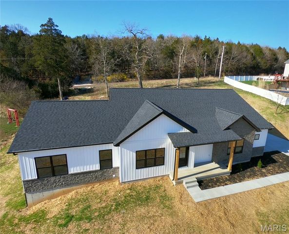 220 Echo Lake Circle, Byrnes Mill, MO 63025