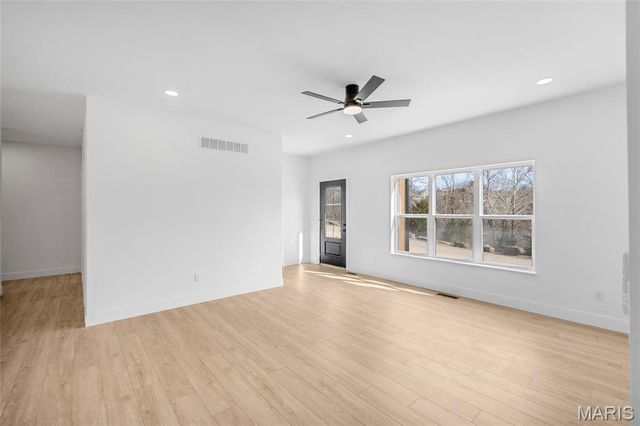 220 Echo Lake Circle, Byrnes Mill, MO 63025