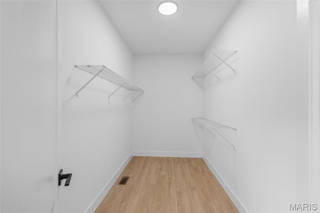 220 Echo Lake Circle, Byrnes Mill, MO 63025