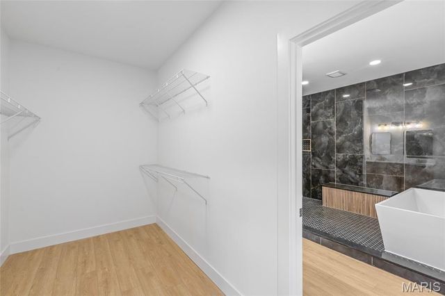 220 Echo Lake Circle, Byrnes Mill, MO 63025