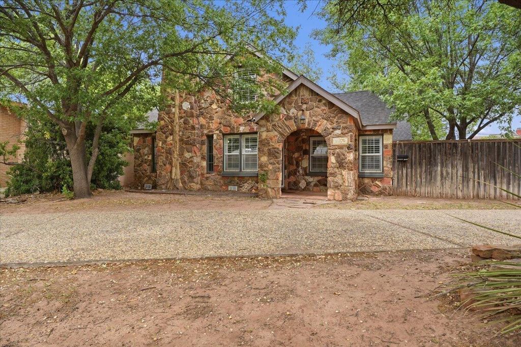 2702 20th Street, Lubbock, TX 79410