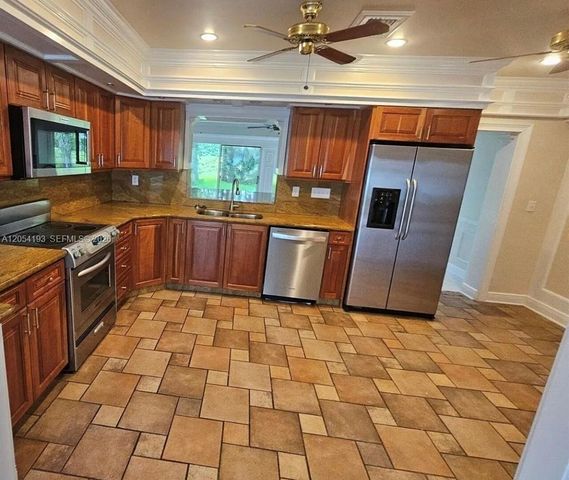 4602 King Palm Dr, Tamarac, FL 33319