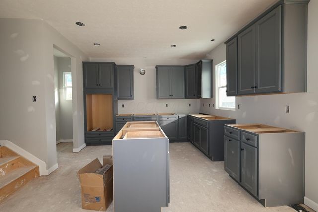 310 Reign Way, Pataskala, OH 43062