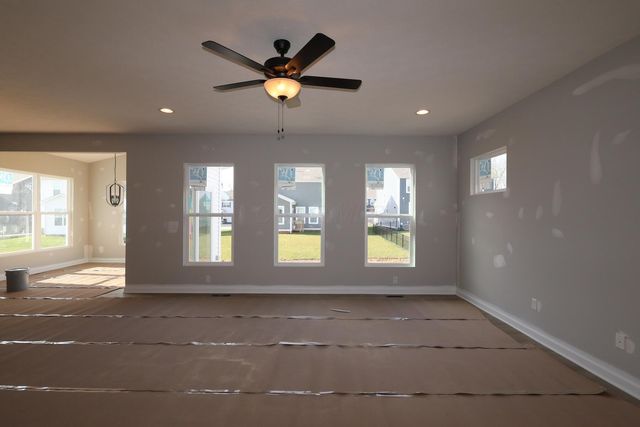 310 Reign Way, Pataskala, OH 43062