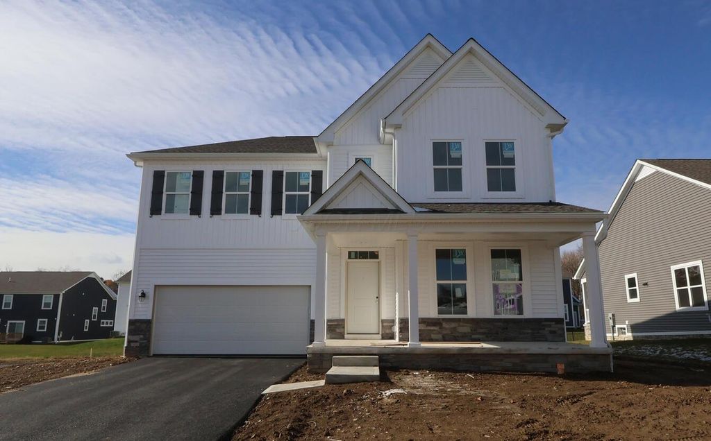 310 Reign Way, Pataskala, OH 43062