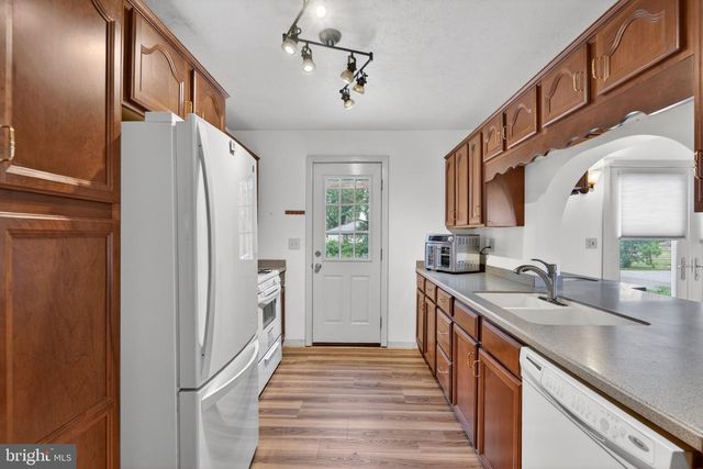 210 STAMBACH ST, Mcsherrystown, PA 17344
