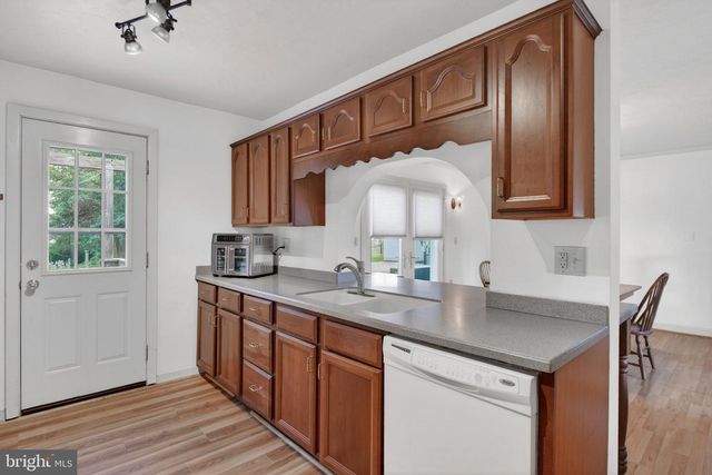 210 STAMBACH ST, Mcsherrystown, PA 17344