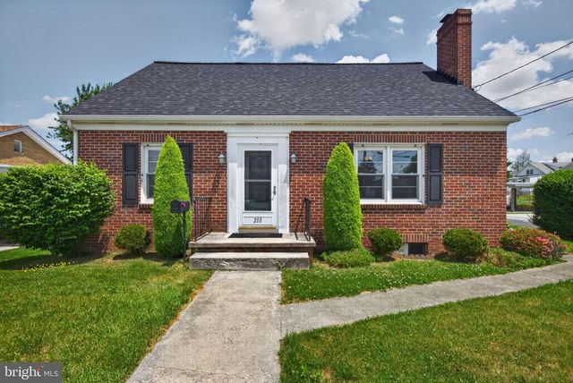 210 STAMBACH ST, Mcsherrystown, PA 17344