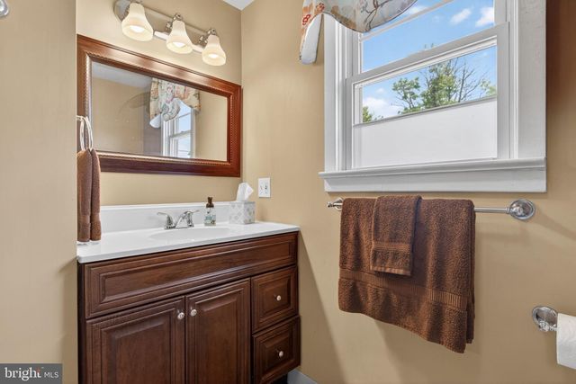 210 STAMBACH ST, Mcsherrystown, PA 17344