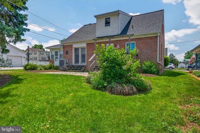 210 STAMBACH ST, Mcsherrystown, PA 17344