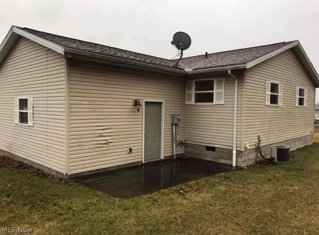 2215 Hilliard Drive, Midvale, OH 44653