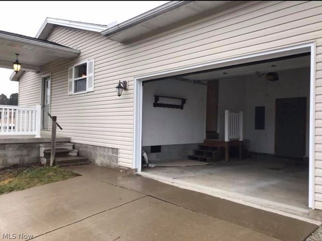 2215 Hilliard Drive, Midvale, OH 44653