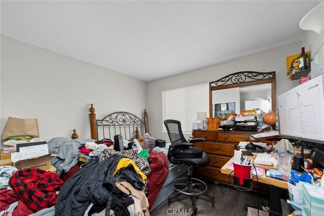 698 E 5th Street, Azusa, CA 91702