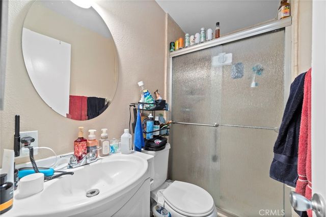 698 E 5th Street, Azusa, CA 91702