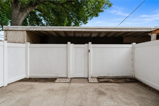 698 E 5th Street, Azusa, CA 91702