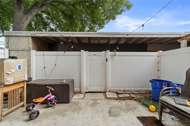 698 E 5th Street, Azusa, CA 91702