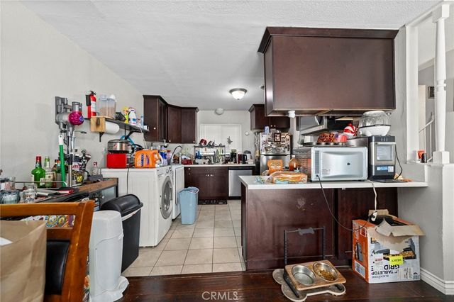 698 E 5th Street, Azusa, CA 91702