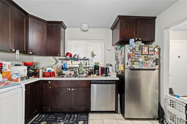 698 E 5th Street, Azusa, CA 91702
