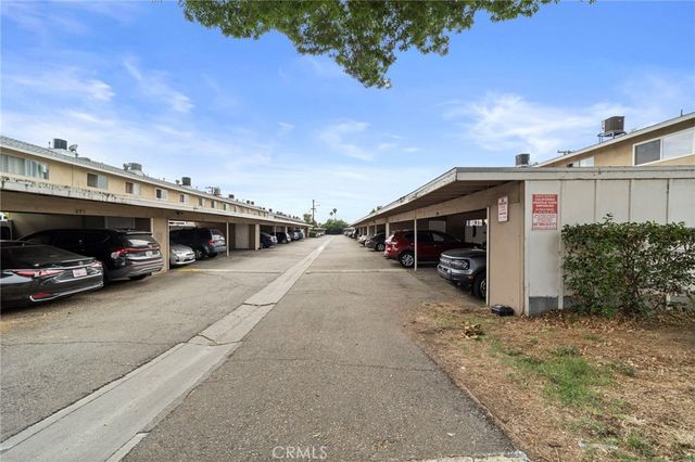 698 E 5th Street, Azusa, CA 91702