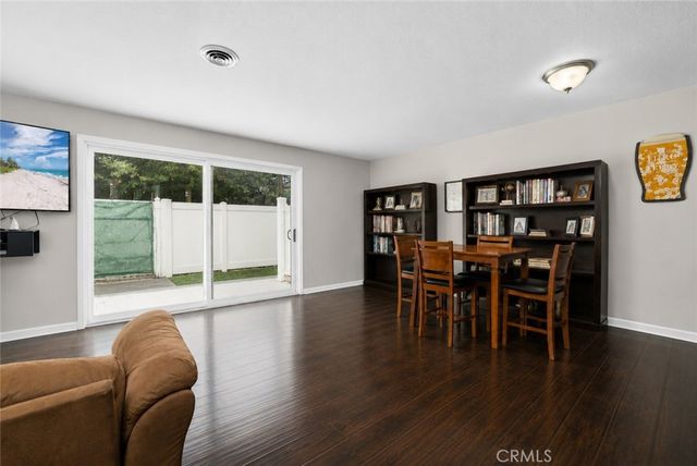 698 E 5th Street, Azusa, CA 91702