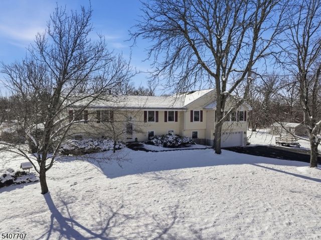 46 Arthur Rd, Hillsborough Twp., NJ 08844