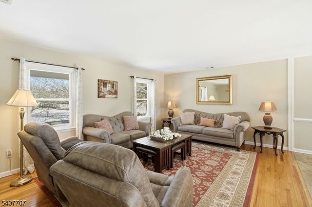 46 Arthur Rd, Hillsborough Twp., NJ 08844