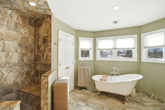 46 Arthur Rd, Hillsborough Twp., NJ 08844