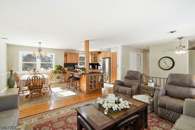 46 Arthur Rd, Hillsborough Twp., NJ 08844