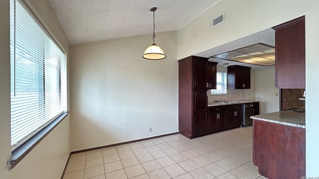 5111 Timber Trace St, San Antonio, TX 78250