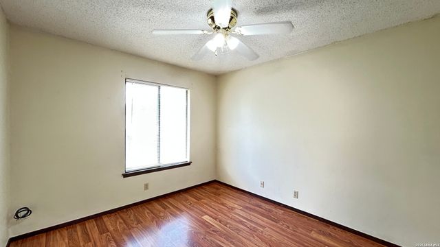 5111 Timber Trace St, San Antonio, TX 78250