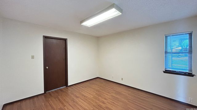 5111 Timber Trace St, San Antonio, TX 78250