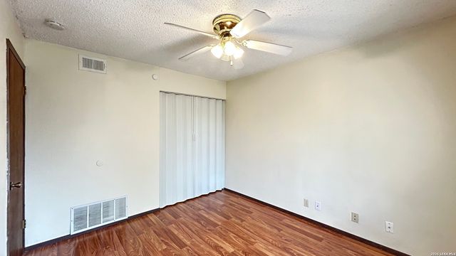 5111 Timber Trace St, San Antonio, TX 78250