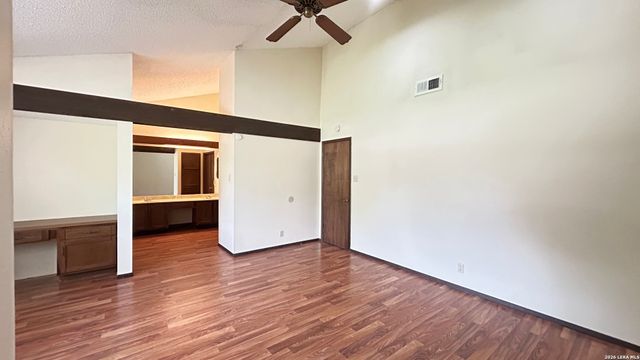 5111 Timber Trace St, San Antonio, TX 78250