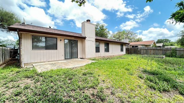 5111 Timber Trace St, San Antonio, TX 78250