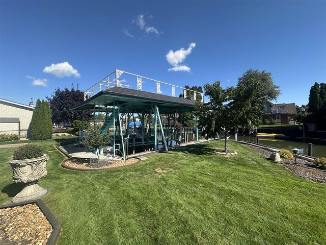 38176 Villa Mar Street, Harrison Twp, MI 48045