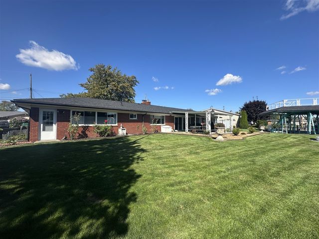 38176 Villa Mar Street, Harrison Twp, MI 48045