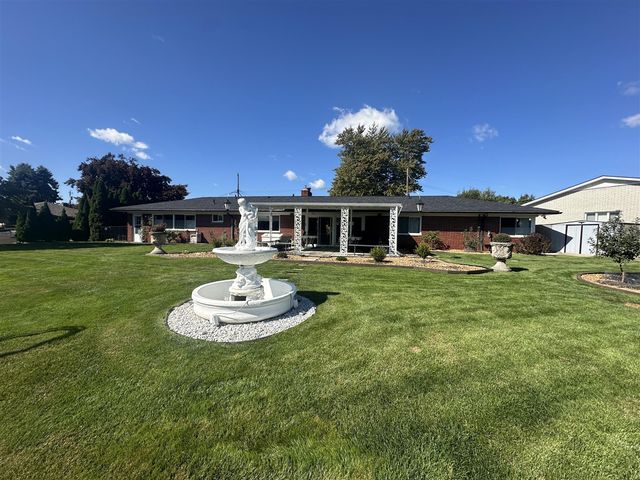 38176 Villa Mar Street, Harrison Twp, MI 48045