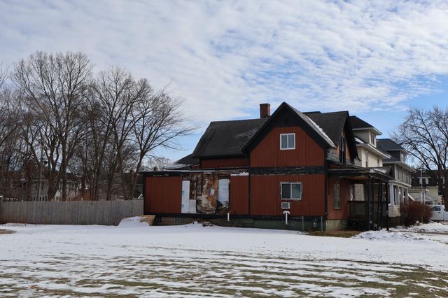 713 5th Avenue, Eau Claire, WI 54703