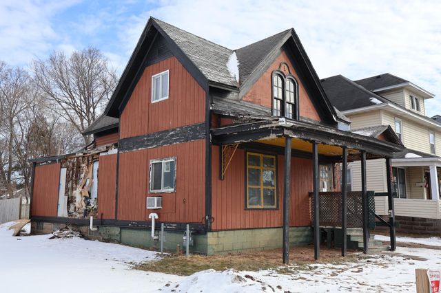 713 5th Avenue, Eau Claire, WI 54703