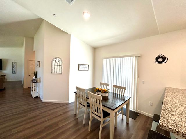 634 W Red Oak Avenue, Porterville, CA 93257