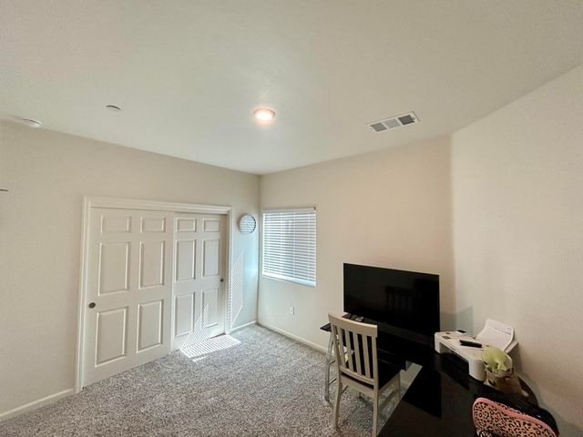 634 W Red Oak Avenue, Porterville, CA 93257