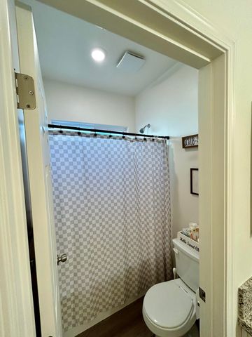 634 W Red Oak Avenue, Porterville, CA 93257