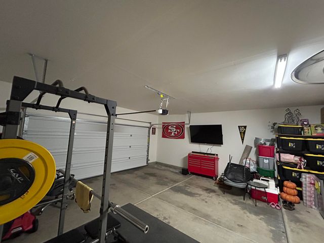 634 W Red Oak Avenue, Porterville, CA 93257