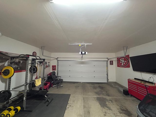 634 W Red Oak Avenue, Porterville, CA 93257