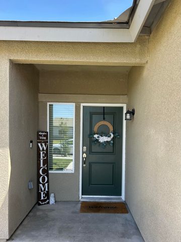 634 W Red Oak Avenue, Porterville, CA 93257